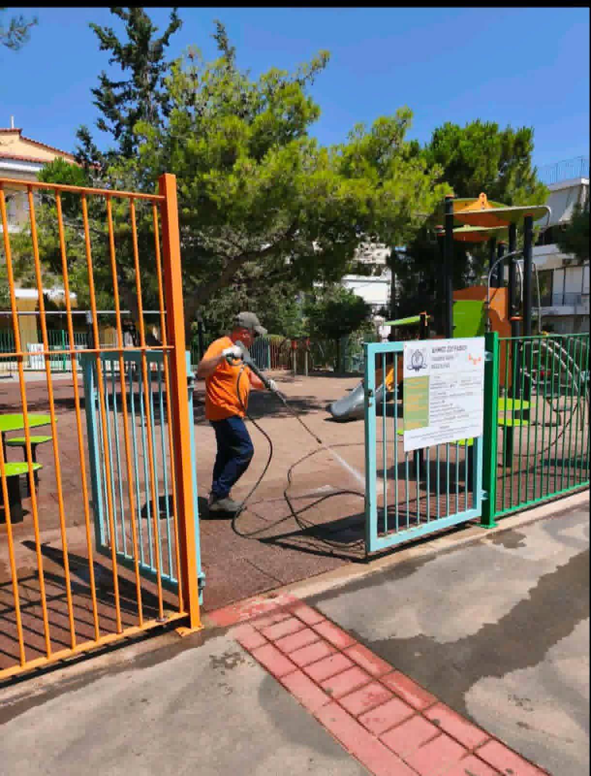 Συνεχίζονται και αυτό το μήνα οι εργασίες πλυσίματος και καθαρισμού κοινόχρηστων χώρων στον Δήμο Ζωγράφου